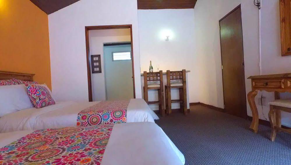 Hotel Chapala Country מראה חיצוני תמונה